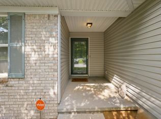 1945 Dark Tower Rd, Lexington, KY 40511