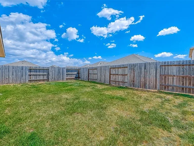 2206 Mirror Ridge Ct — Photo 29