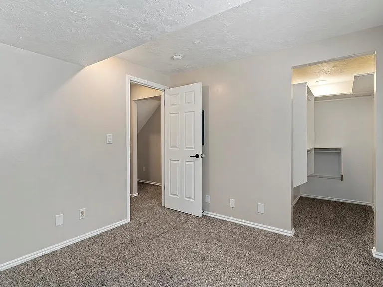 1212 N 75 W — Photo 9