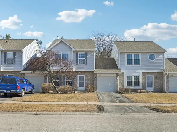 1303 N Village Dr, Round Lake Beach, IL 60073
