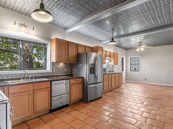 4th image of 1000 E Highway St #1008
