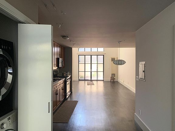 4th image of 56 Moss St APT 1