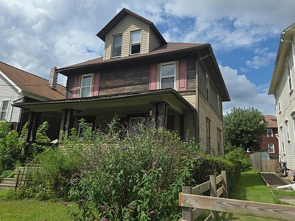 2nd image of 225 Davis St