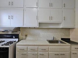 31-42 43rd St #2R, Astoria, NY 11103