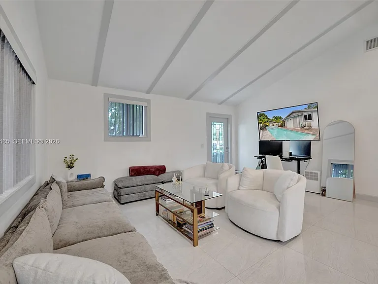 4541 SW 26th Ter — Photo 14