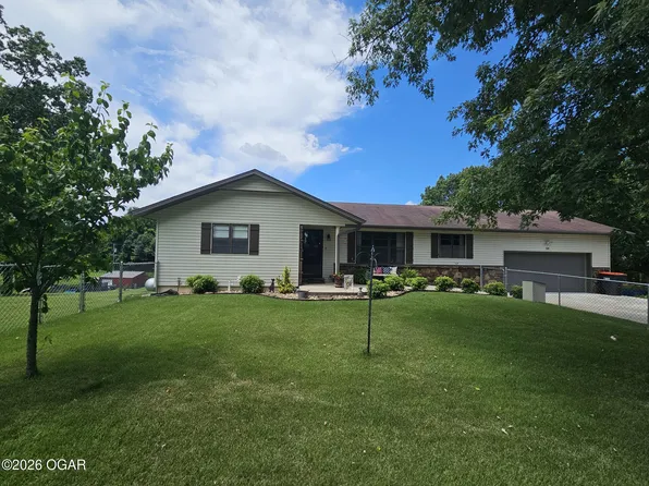 119 Vancil St, Pineville, MO 64856