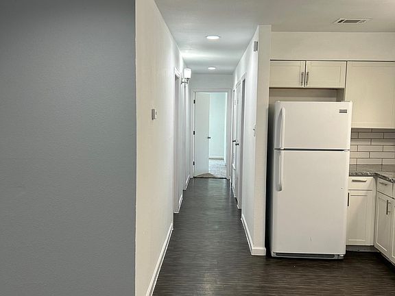 4th image of 1712 Royal Hill Dr #B