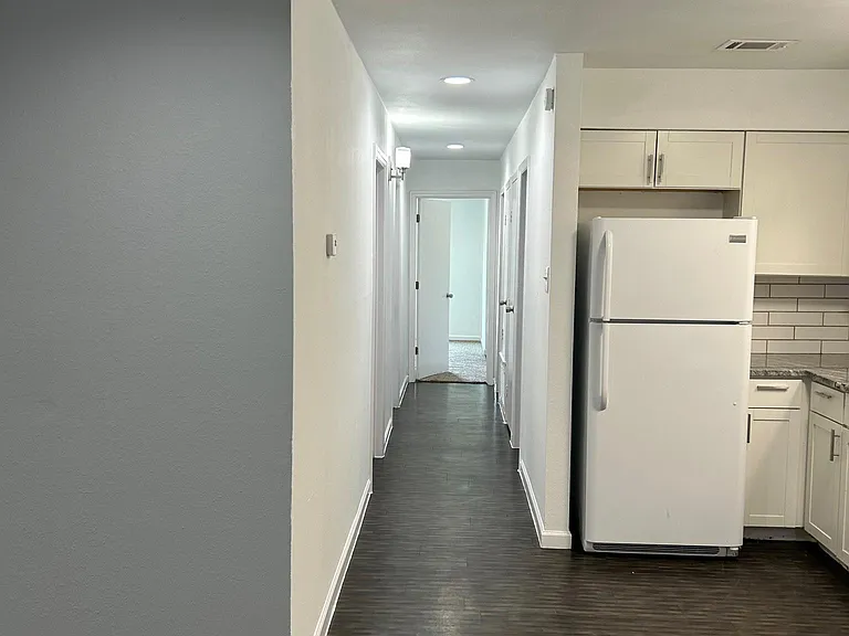 1712 Royal Hill Dr #B — Photo 4