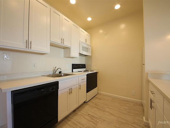 2nd image of 2261 Sacramento St APT 302