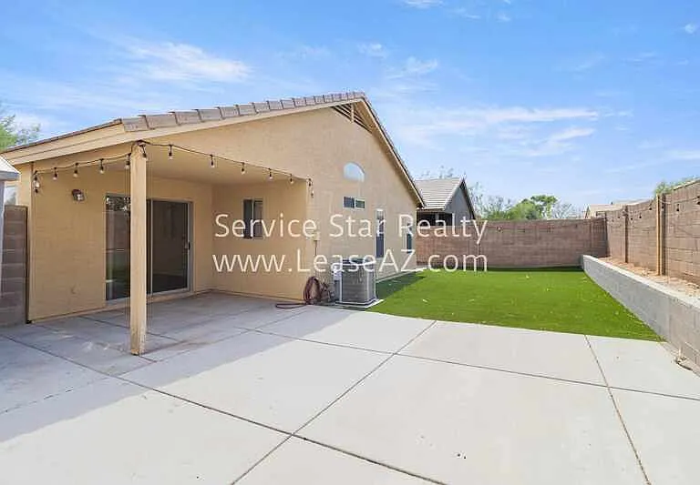 16652 W Latham St — Photo 8
