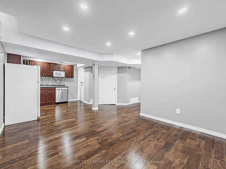98 Erskine Dr #LOWER — Photo 7