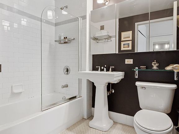 5th image of 520 W 23rd St APT 15F