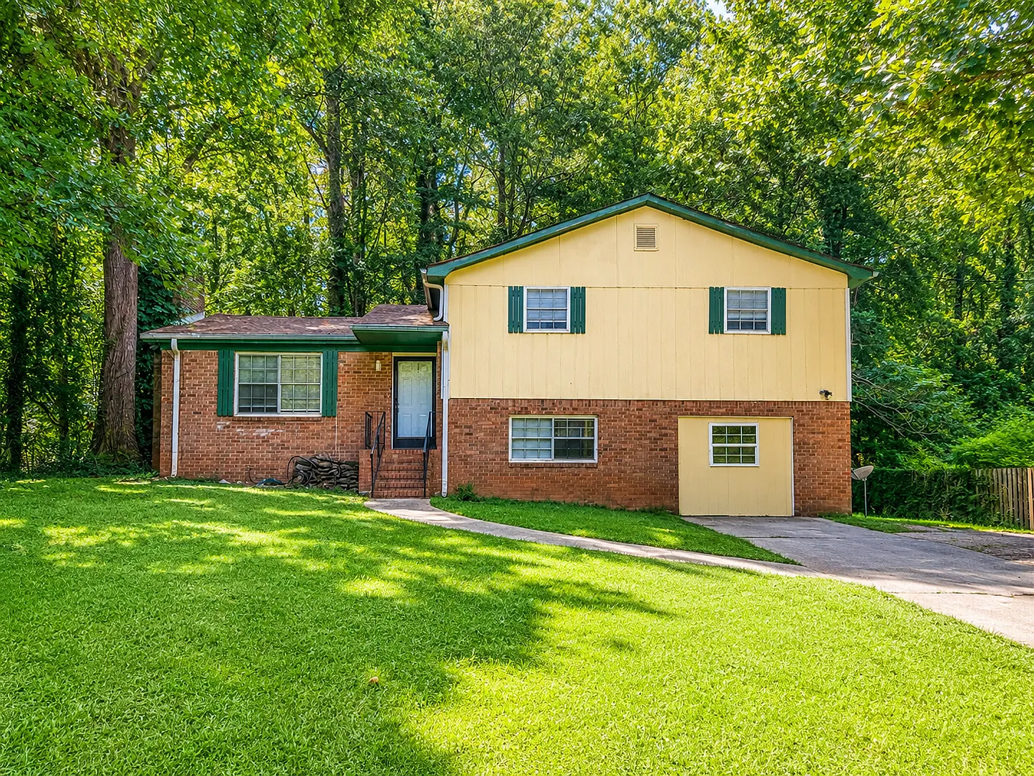 3 bed, 1.5 bath, 1718 sqft, $1,600 — Photo 1