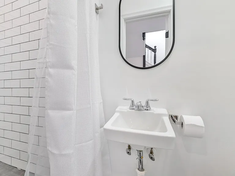 406 Elm St NW — Photo 9