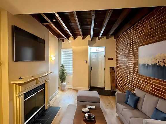 1st Floor - Living Room