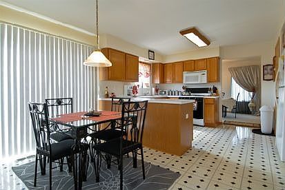 3rd image of 2712 Steamboat Cir