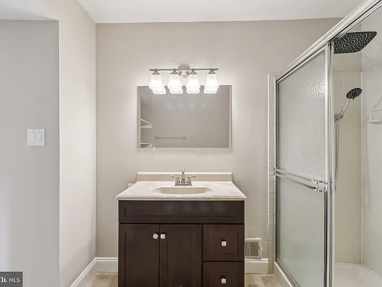 7518 Old Dominion Dr — Photo 59