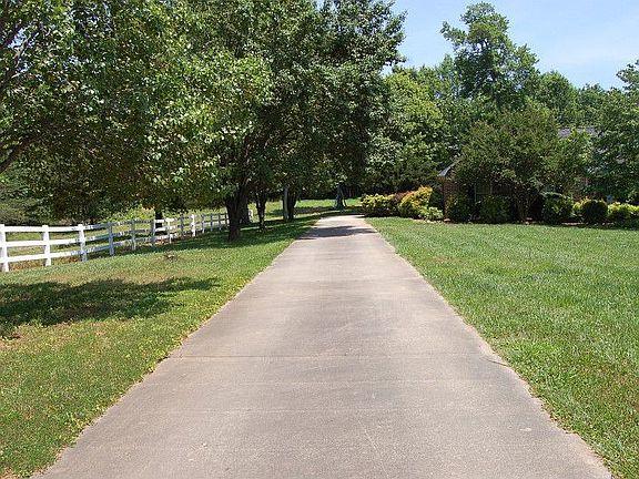 3rd image of 1810 Lake Country Drive Ext