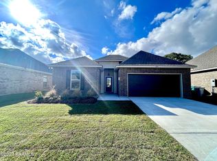 105 Tenor St, Youngsville, LA 70592