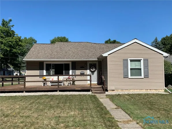 1042 Oakwood Ave, Bryan, OH 43506