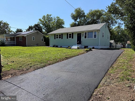 2nd image of 25 Theresa Ln