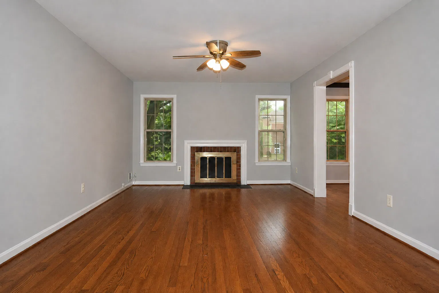 3 bed, 2486 sqft, $3,900 — Photo 3