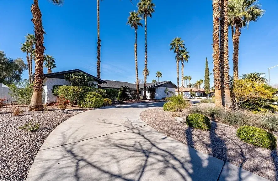 216 Canyon Dr