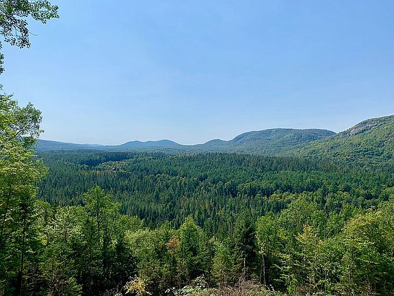 5th image of 23 Northwoods Trl