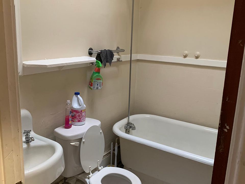 2nd image of 100 Salina St APT 10