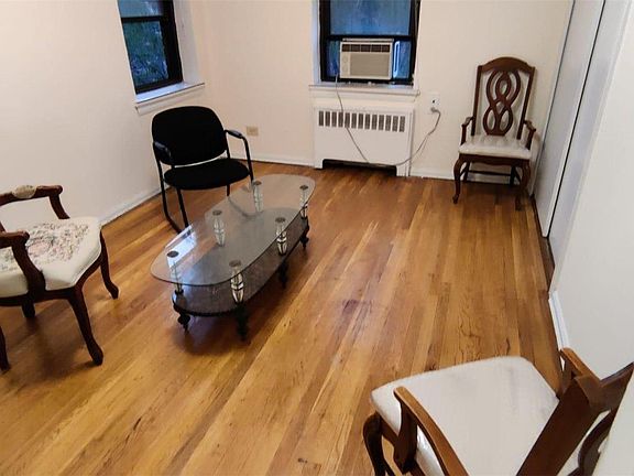 3rd image of 88-11 Northern Blvd #608