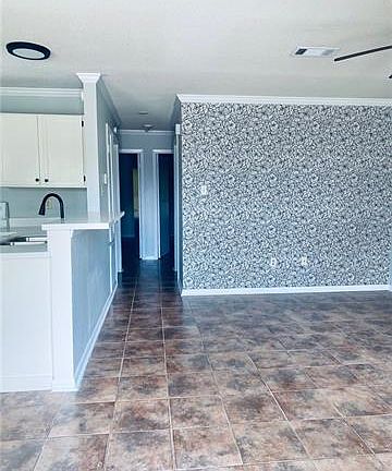 3rd image of 1407 Hooks Dr Unit B