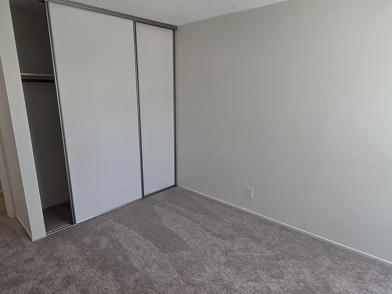 1049 Shell Blvd #8 — Photo 15