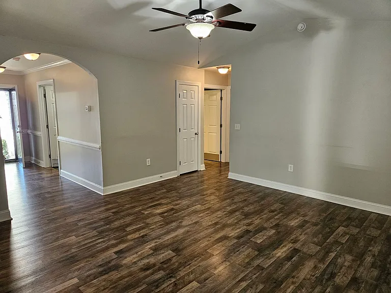 520 Texanna Way — Photo 5