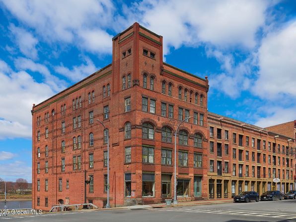 155 River St #4D
