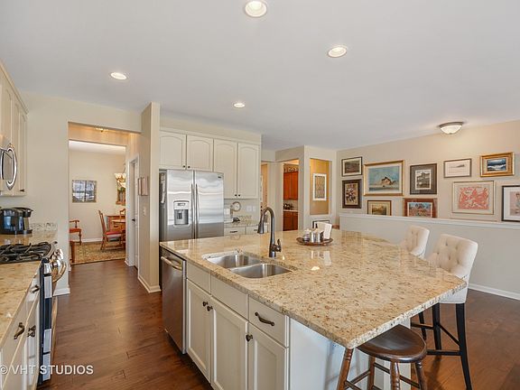 3rd image of 2759 Northmoor Dr
