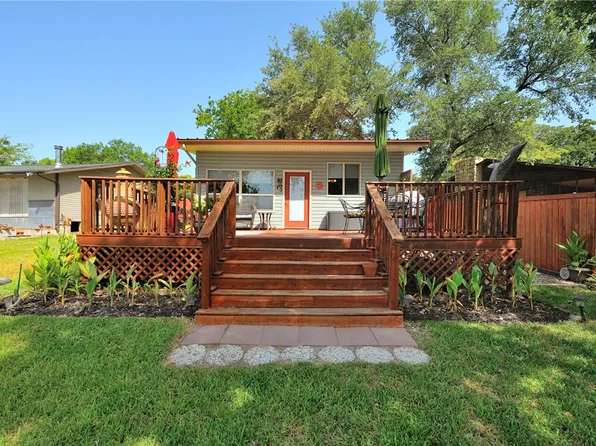 130 Marina View Ct, Weatherford, TX 76087