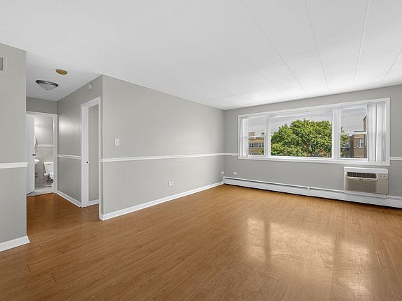 2nd image of 2035 W Granville Ave APT 504