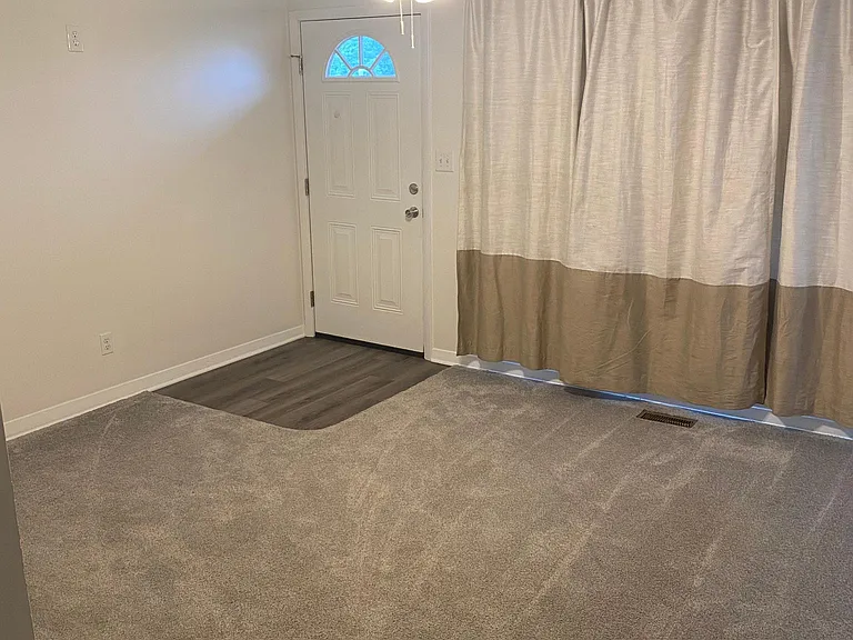 4401 Champions Trace Ln — Photo 6