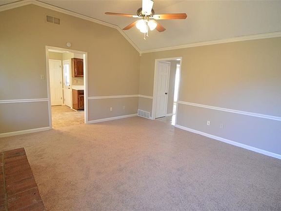 5th image of 2717 Deer Glade Ln