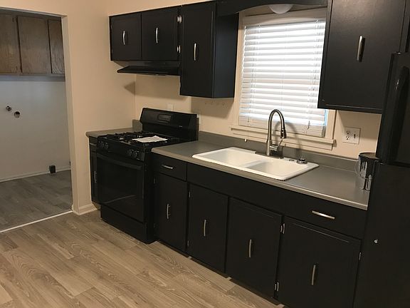 2nd image of 7306 Edenroc Ln