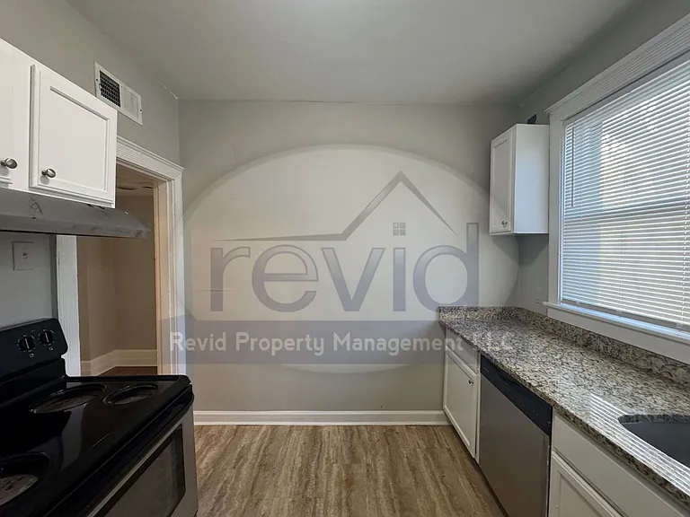 220 S. Cleveland St — Photo 29
