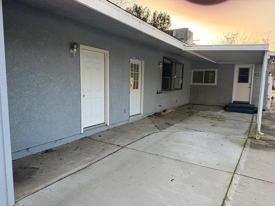 8882 N Ventura Ave