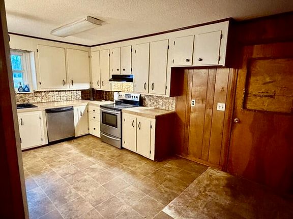 5th image of 4598 Cottageville Hwy
