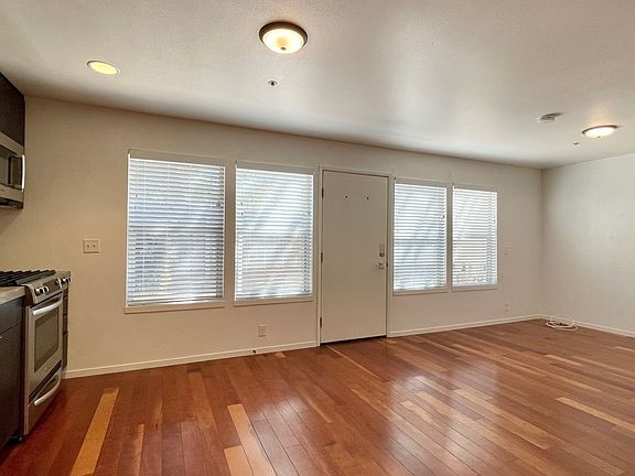 4th image of 639 Johnson Ave #A