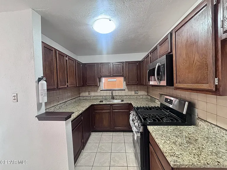 11578 Chaplin Ct — Photo 6
