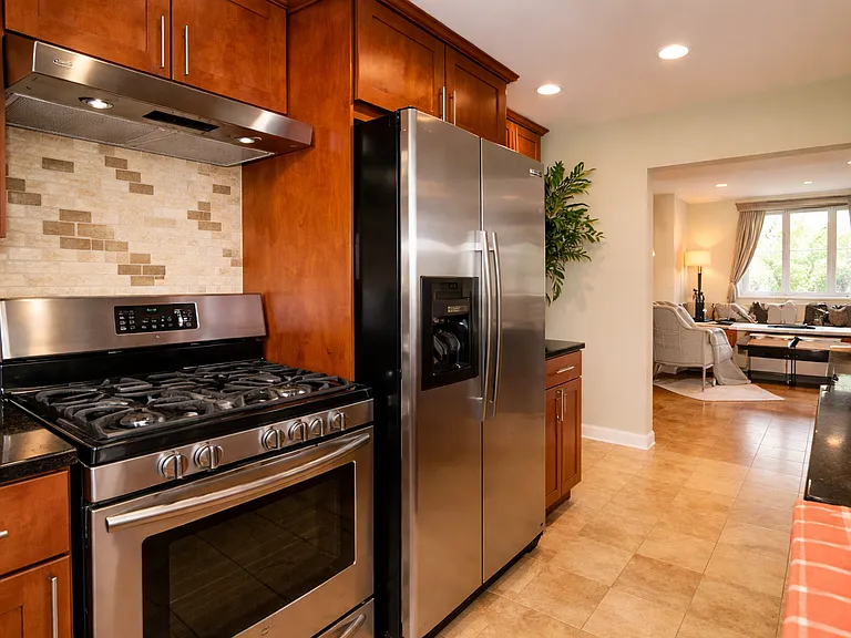 140 Beaconsfield Rd #3 — Photo 4