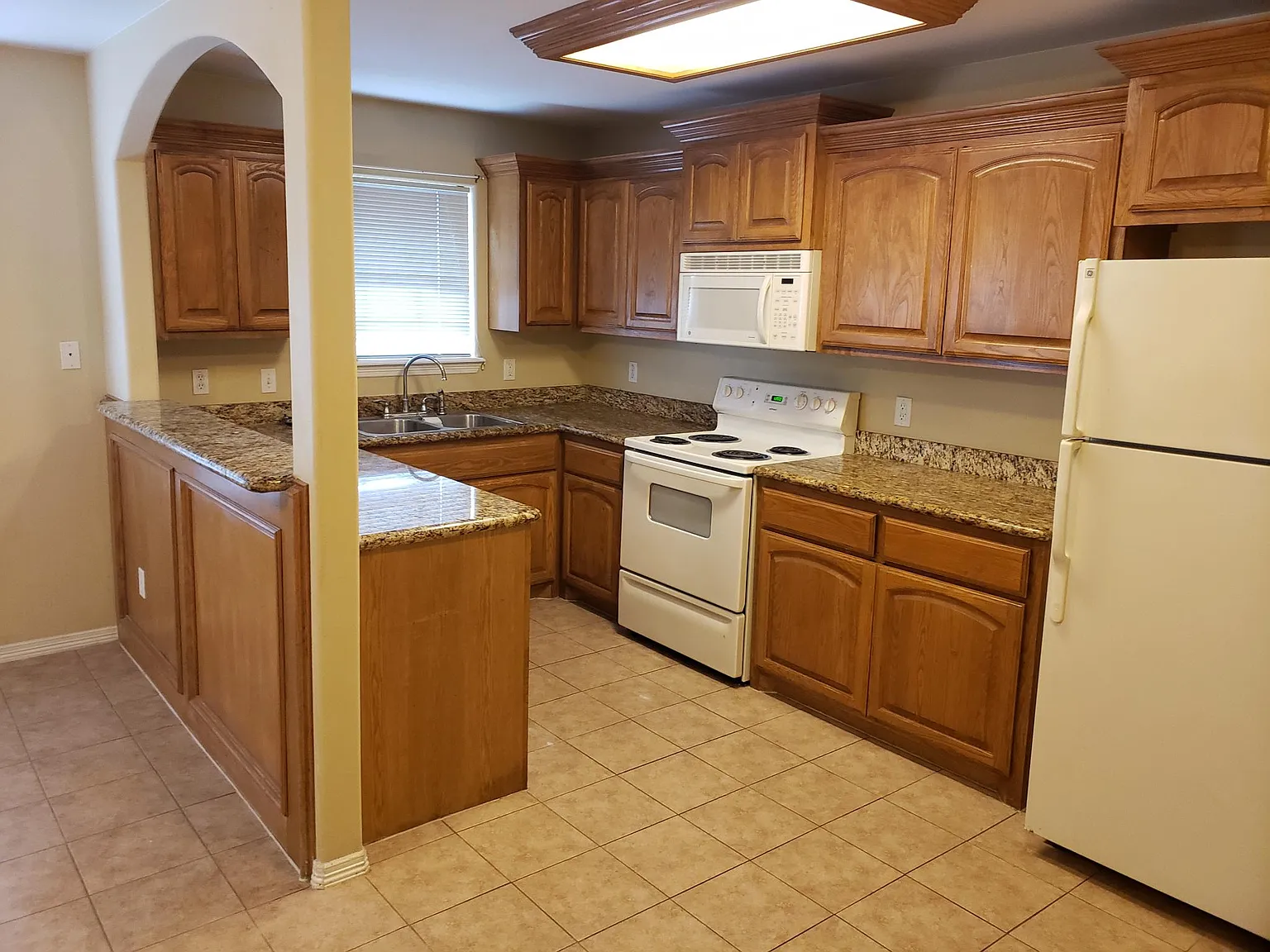 2 bed, 1000 sqft, $1,150 — Photo 1