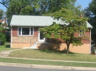 414 Saint Margarets Dr, Capitol Heights, MD 20743