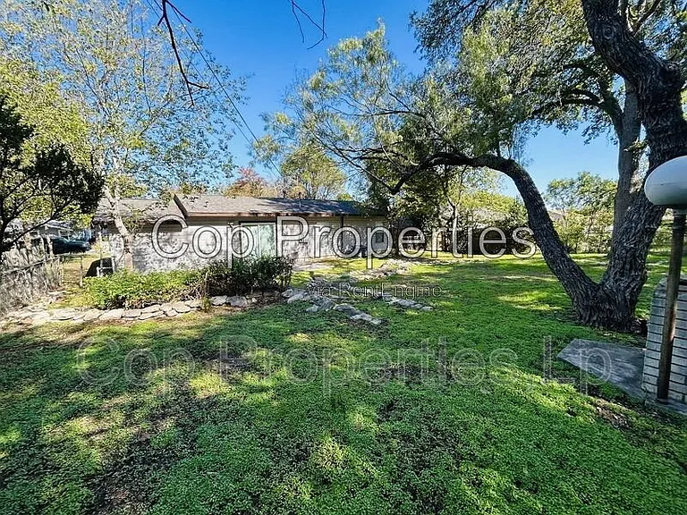2914 Greenacres St — Photo 21