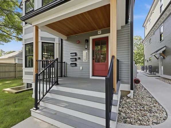 14 Garfield St #A2, Florence, MA 01062